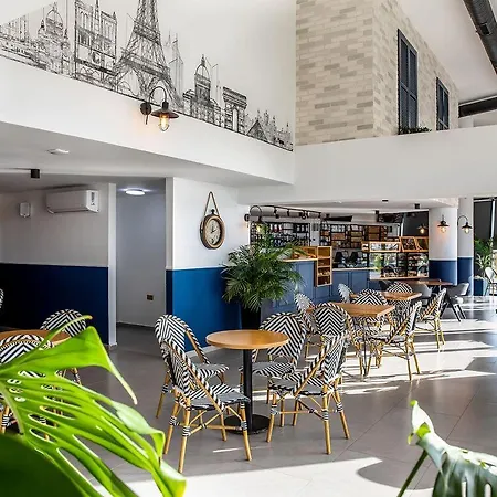 Caesar Lovely & Cozy 1 Bedroom Home, With Pools & Spas Trikomo