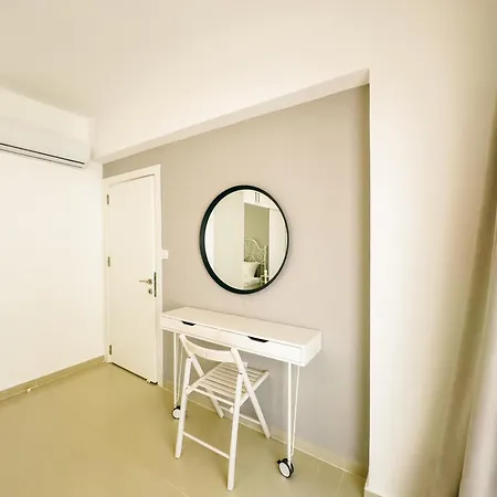 Luxury 3 Bedroom Penthouse With Huge 255M2 Terrace With Jacuzzi In Courtyard Iskele Apartamento *