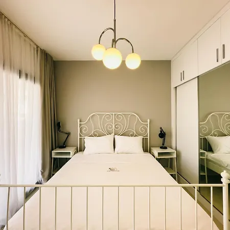 Caesar Lovely & Cozy 1 Bedroom Home, With Pools & Spas