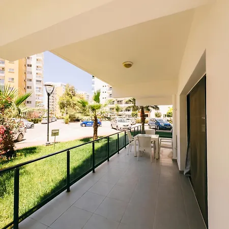 Apartamento Luxury 3 Bedroom Penthouse With Huge 255M2 Terrace With Jacuzzi In Courtyard Iskele