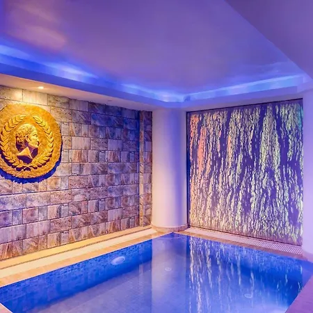 Luxury 3 Bedroom Penthouse With Huge 255M2 Terrace With Jacuzzi In Courtyard Iskele *