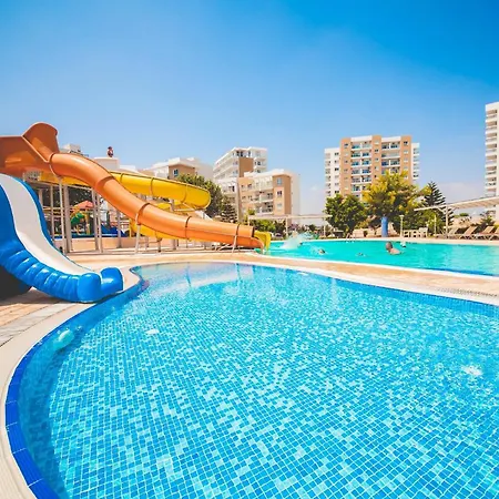 Luxury 3 Bedroom Penthouse With Huge 255M2 Terrace With Jacuzzi In Courtyard Iskele Trikomo