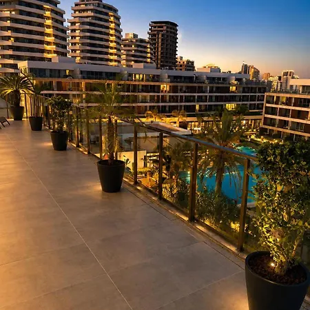 Apartamento Luxury 3 Bedroom Penthouse With Huge 255m2 Terrace With Jacuzzi In Courtyard Iskele Trikomo
