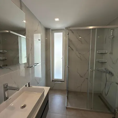 Luxury 3 Bedroom Penthouse With Huge 255m2 Terrace With Jacuzzi In Courtyard Iskele *